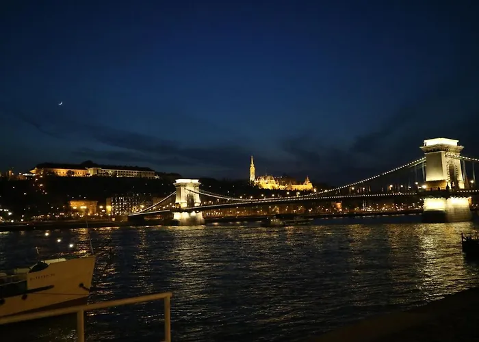 House4us.central Budapest.luxury Apartment. Deak Ferenc Ter